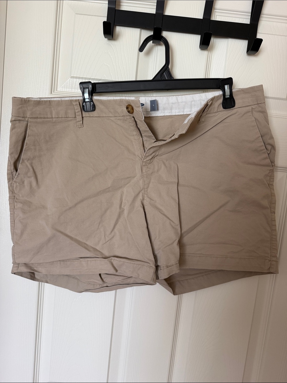 Old Navy Women’s Tan Cargo-Style Cotton Shorts